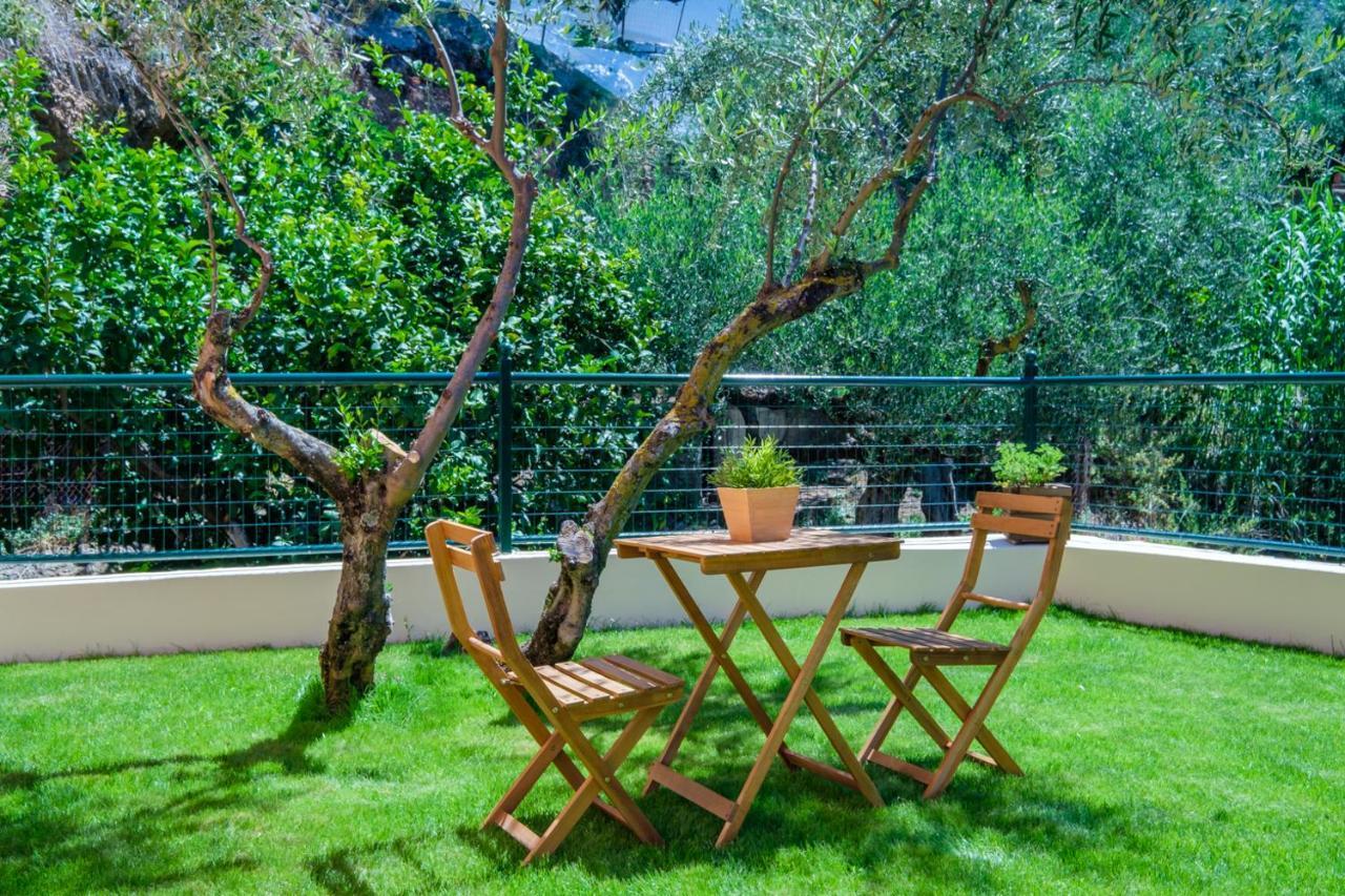 Almyros Aktis Private Garden Apartment Каламата Екстериор снимка