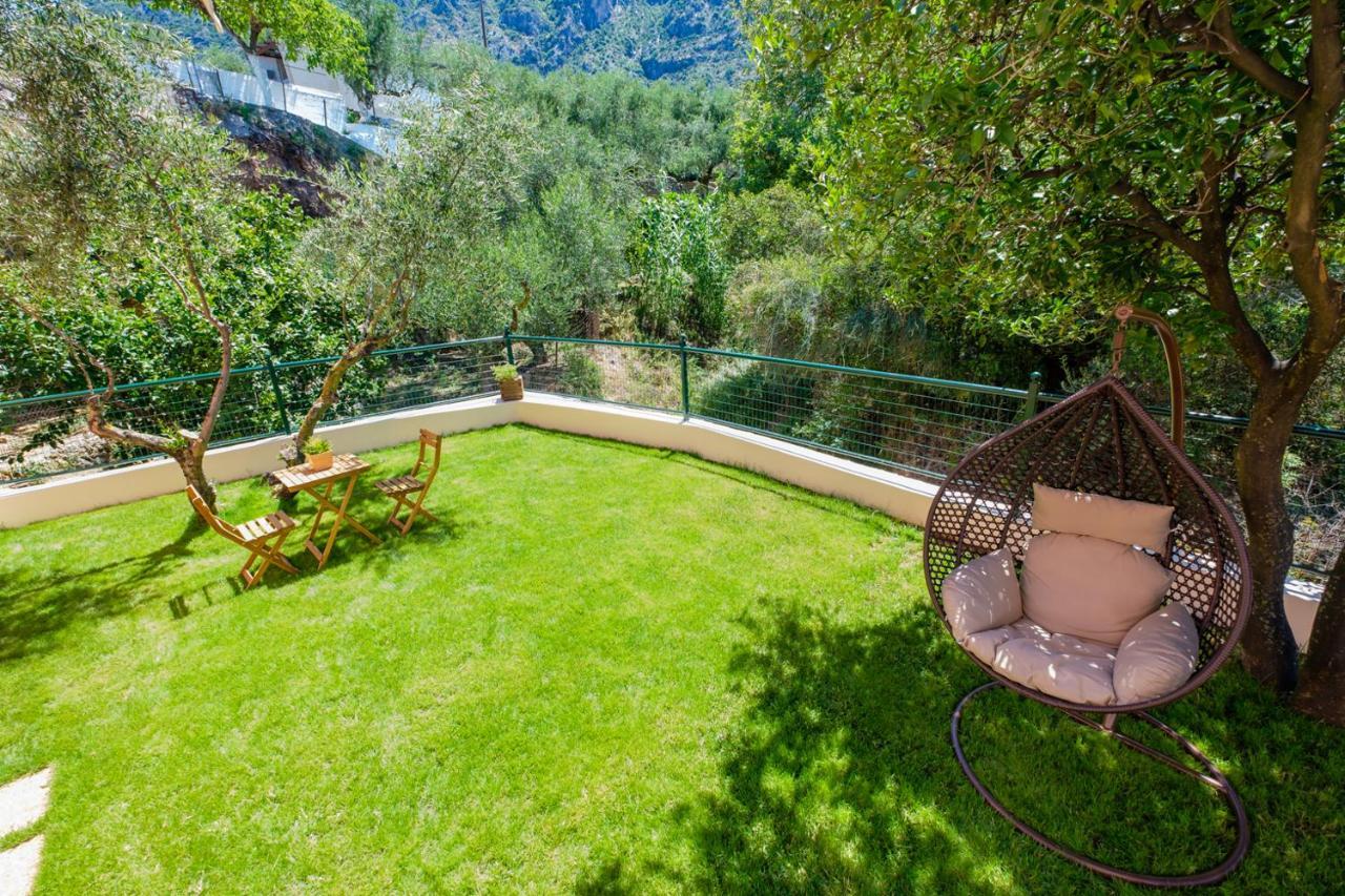 Almyros Aktis Private Garden Apartment Каламата Екстериор снимка